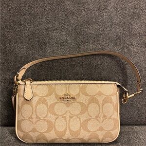 Coach Nolita 19 Clutch / Wristle